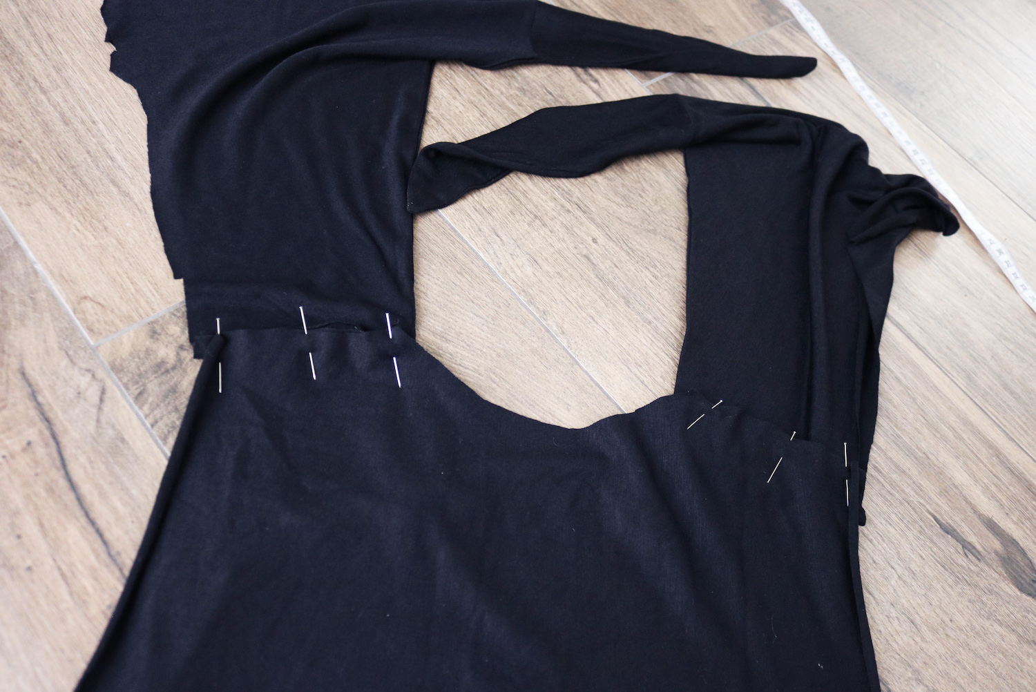 How To: Basic Jersey Tie Front Crop Top with Flared Sleeves | Contour ...